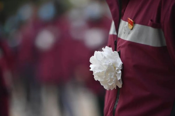 举办葬礼时,亲友用带孝牌吗?孝牌在哪里买? 举办葬礼时,亲友用带孝牌吗?孝牌在哪里买?